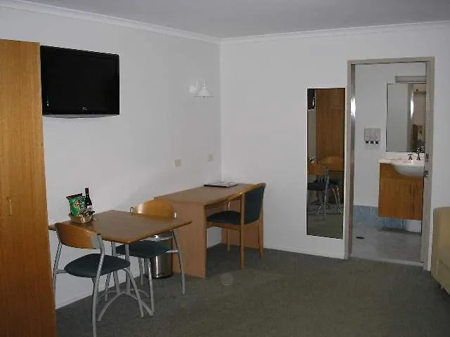 Centrepoint Motor Inn Rockhampton 3*,